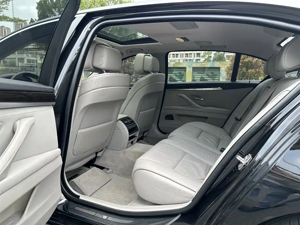 BMW 5 Series 2012 523Li Luxury фото 15