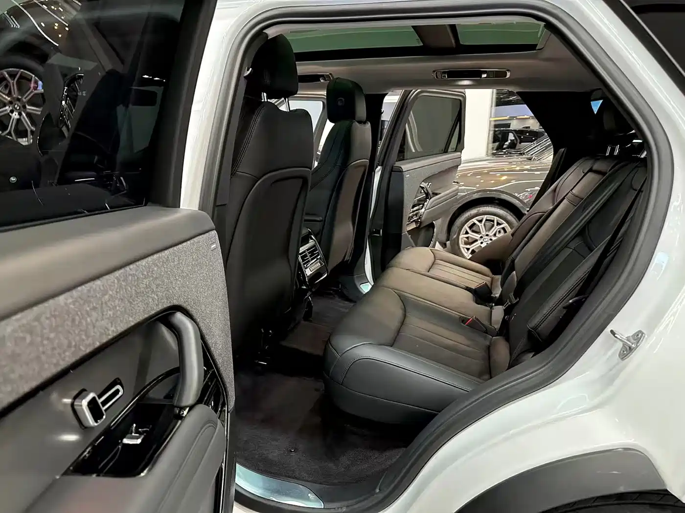 Land Rover Range Rover Sport 2023 360PS S фото 7