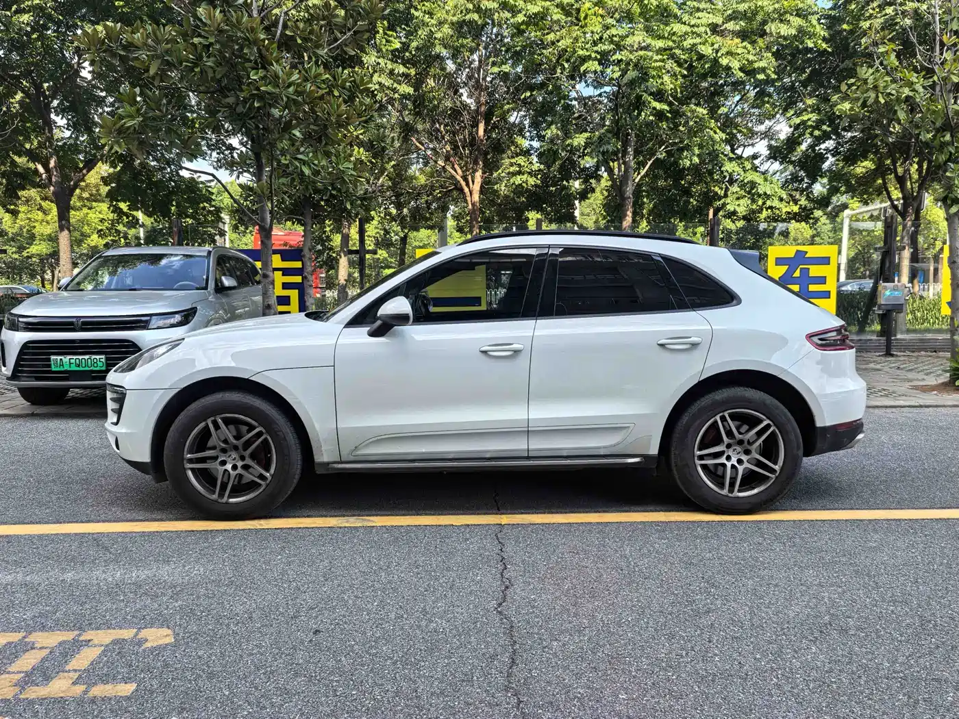 Porsche Macan 2016 Macan 2.0T фото 2