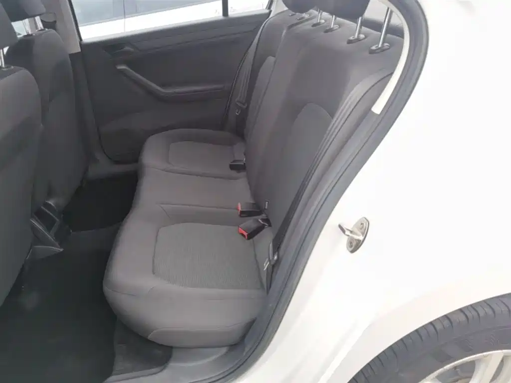 Volkswagen Jetta 2019 Dream Edition 1.5L Manual Fashion фото 17