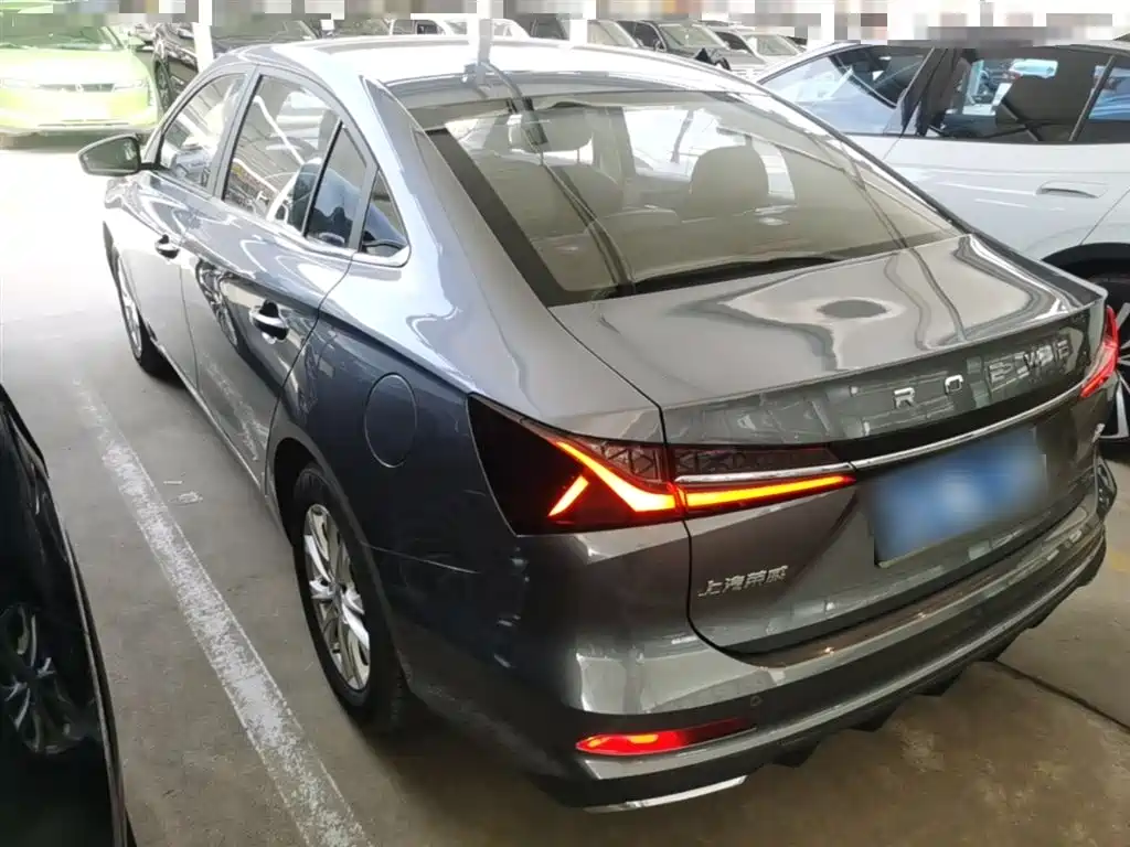Roewe i5 2025 2023 1.5L CVT Luxury Edition