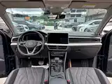 Photo 9 - Volkswagen Tiguan L