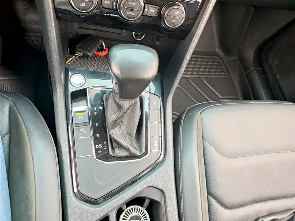 Volkswagen Tiguan L 2019 330TSI Automatic 2WD Panorama Comfort Edition China VI фото 14