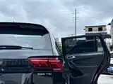 Photo 20 - Volkswagen Tiguan L