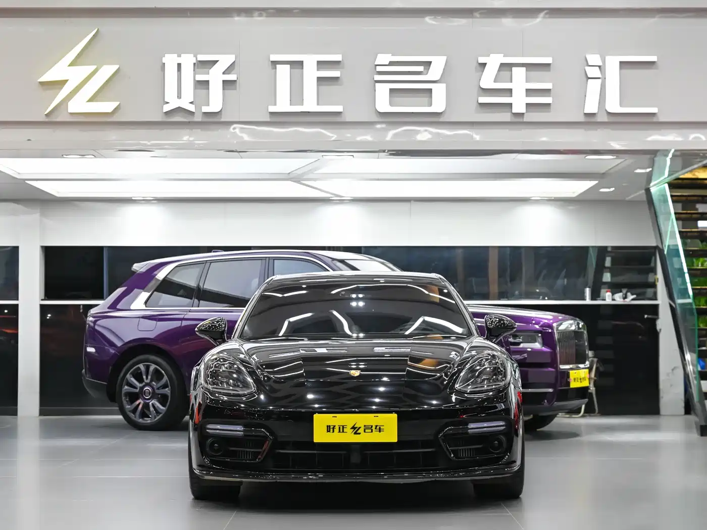 Porsche Panamera 2023 Panamera Turbo S Executive Long Wheelbase 4.0T фото 2