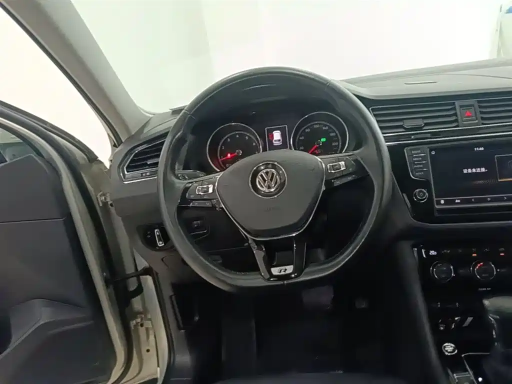 Volkswagen Tiguan L 2018 330TSI Automatic 2WD Luxury Edition фото 11
