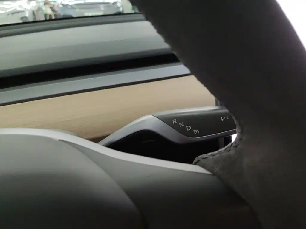 Фото 14 - Tesla Model 3