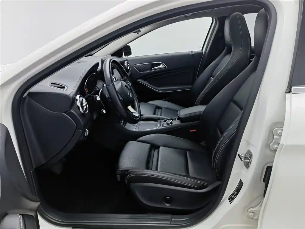 Mercedes-Benz GLA 2018 GLA 200 Fashion фото 10