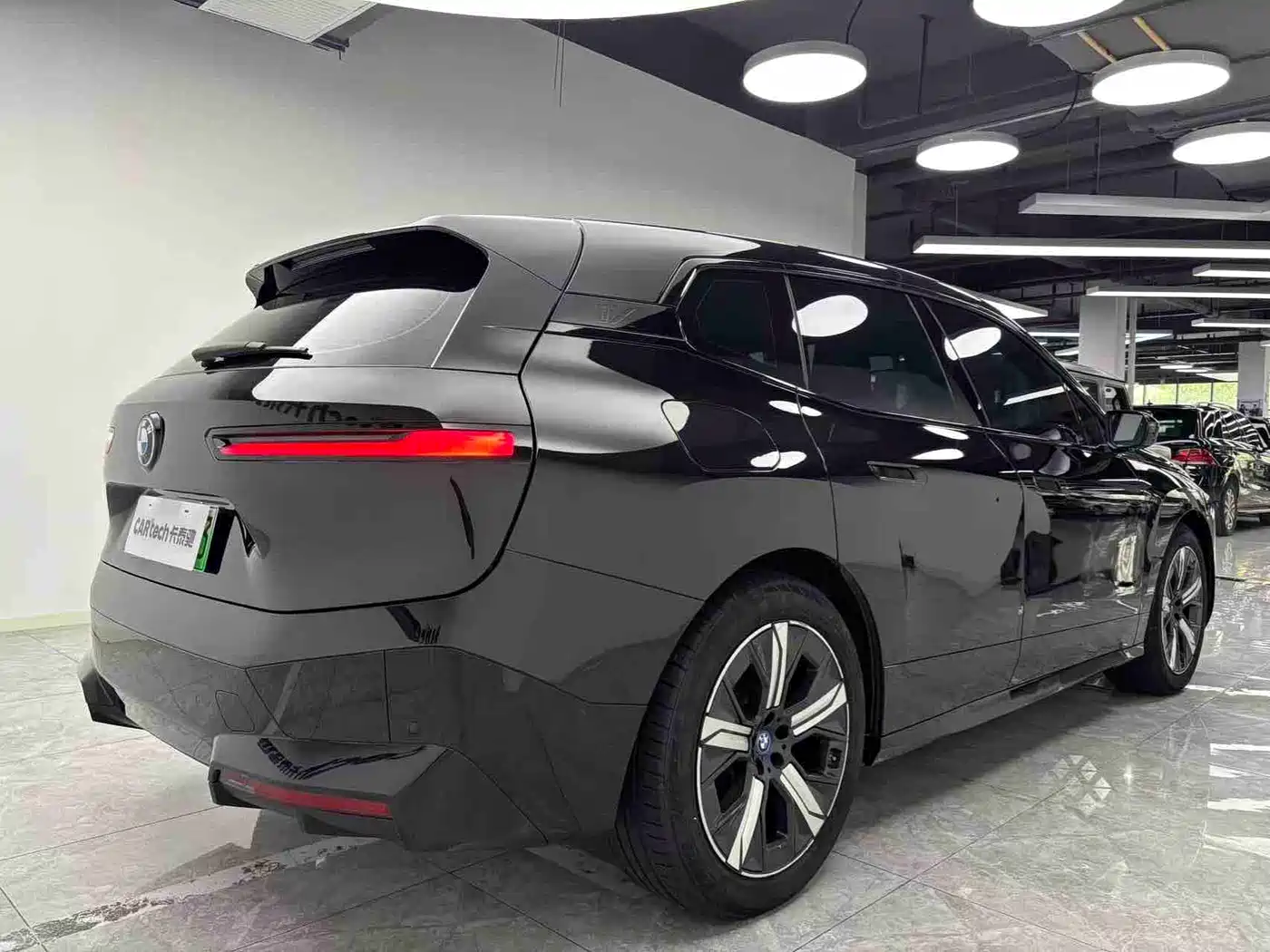 BMW iX 2023 xDrive40 фото 4