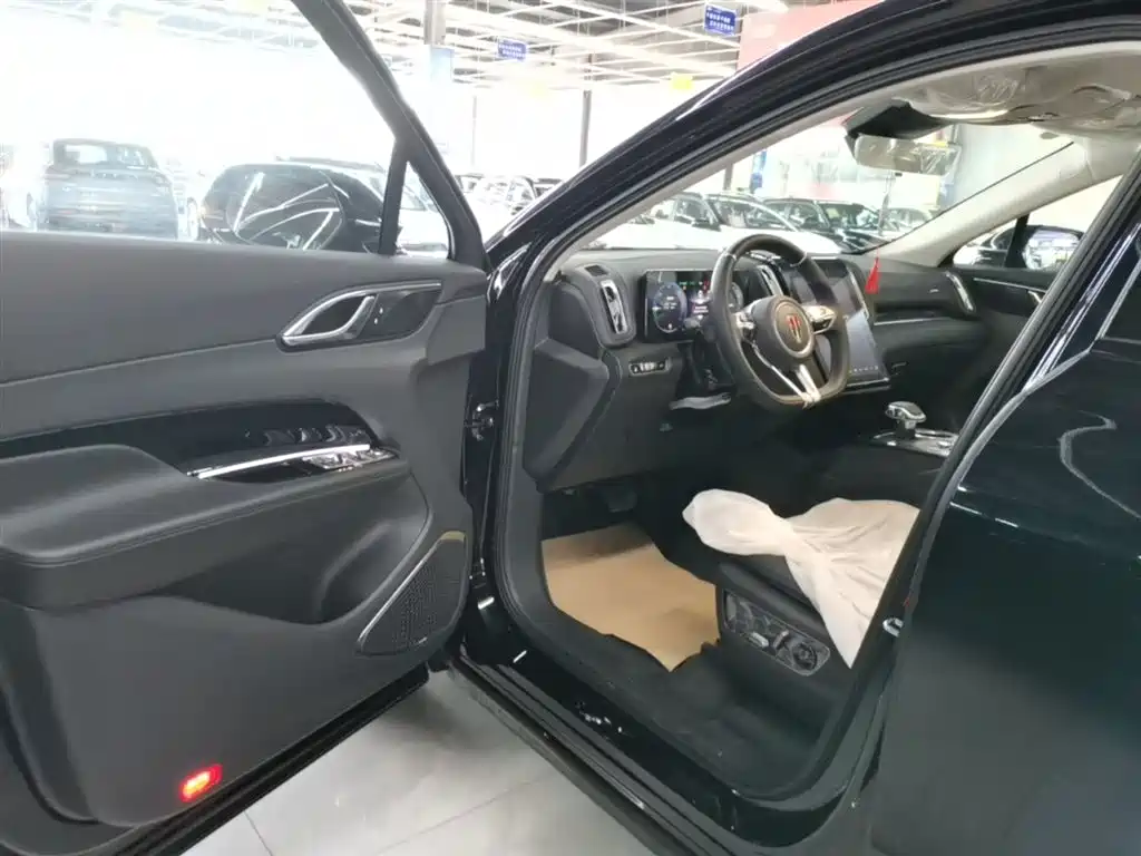Hongqi HS3 PHEV 2025 PHEV 115km Power Edition фото 16