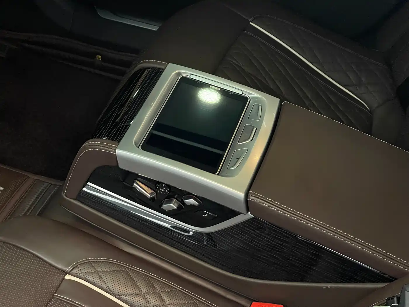 BMW 7 Series 2021 Model 740Li Leading M Sport Package фото 16