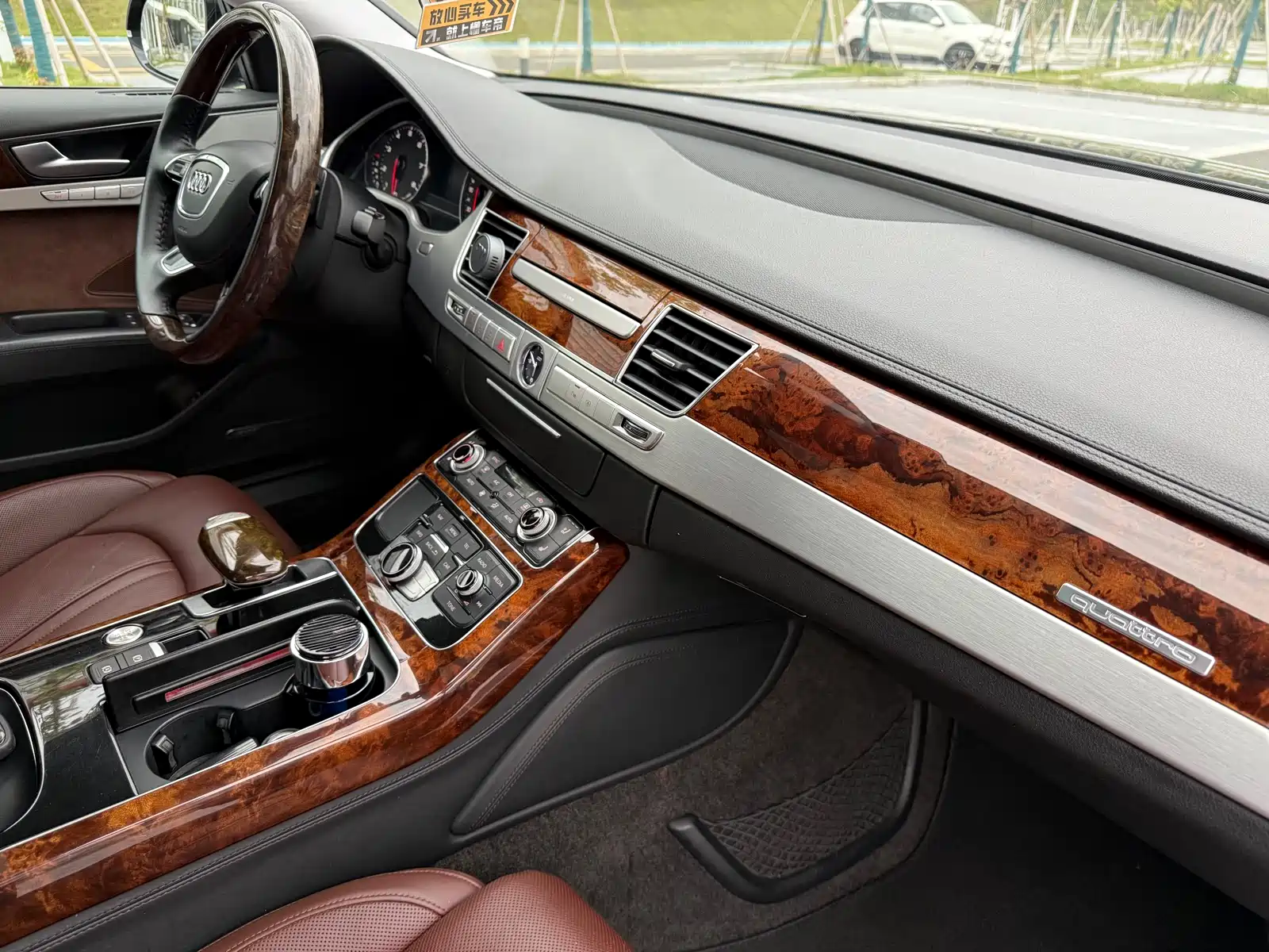 Фото 17 - Audi A8