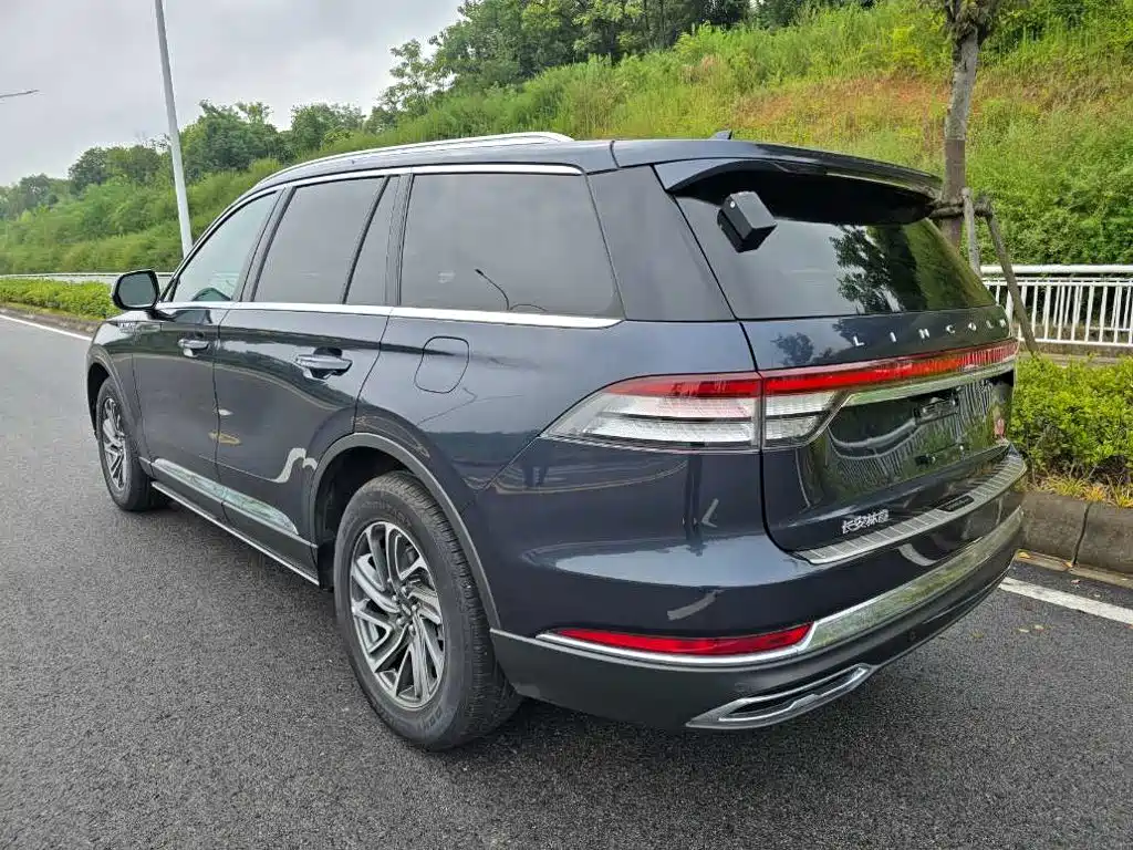 Lincoln Aviator 2022 3.0T V6 4WD Premium Edition