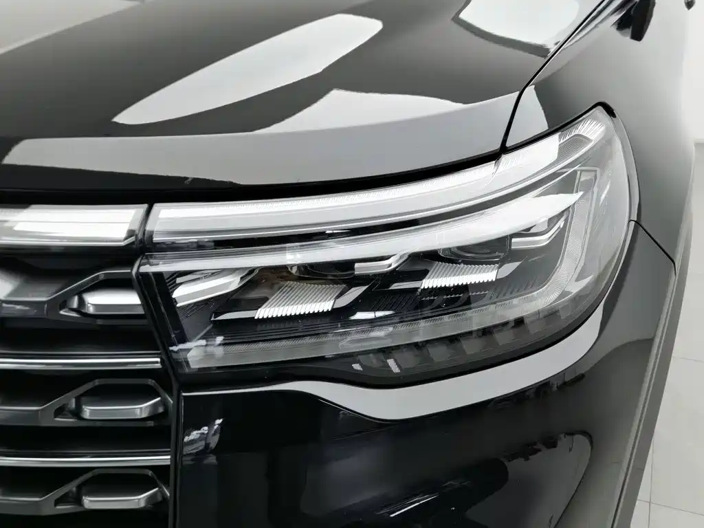 Фото 7 - Ford Explorer