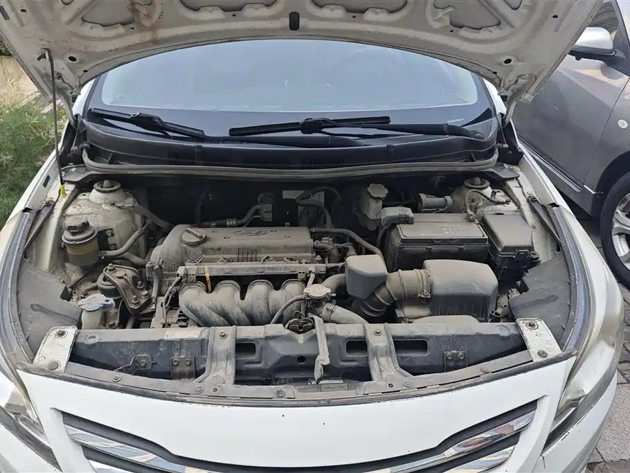 Hyundai Verna 2014 1.4L Manual Smart GLS фото 10