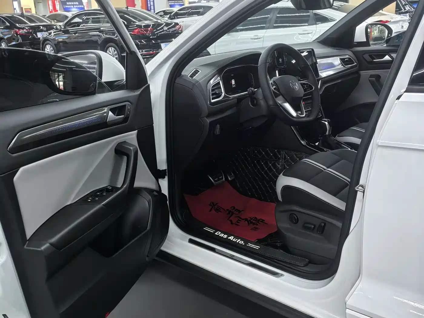 Volkswagen T-ROC 2023 300TSI DSG 2WD Dawn Edition фото 2