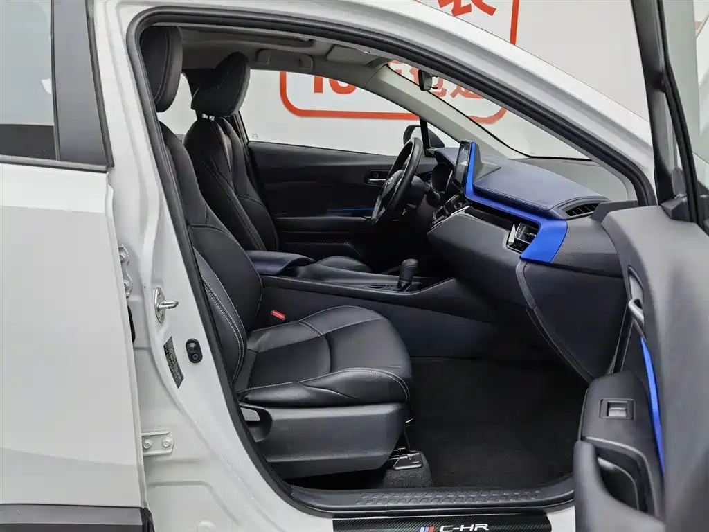 Toyota C-HR 2021 2.0L Comfort Edition фото 23