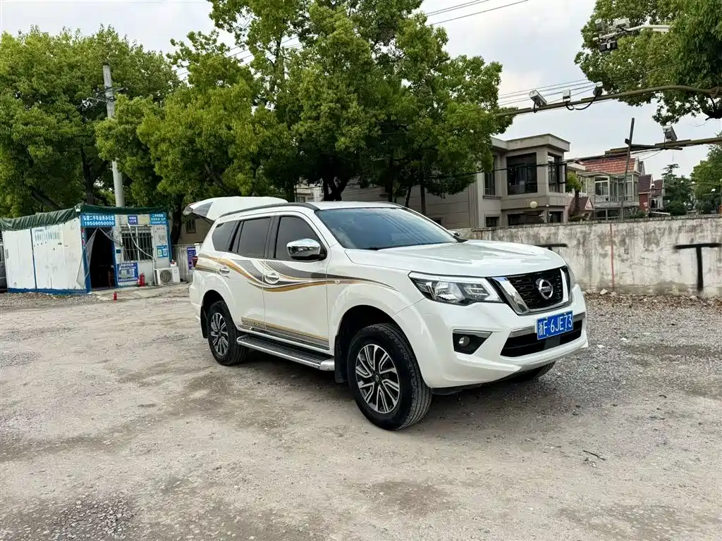 Nissan Terra 2020 2.5L XE Manual 2WD Elite Edition фото 2