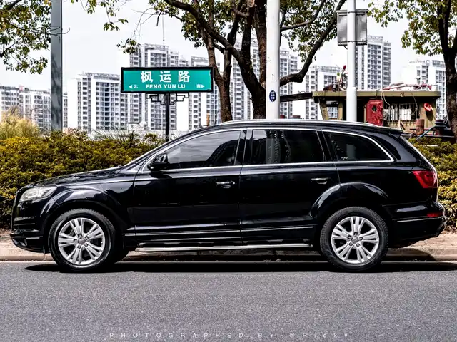 Audi Q7 2011 3.0 TFSI Comfort (200kW) — фото 2
