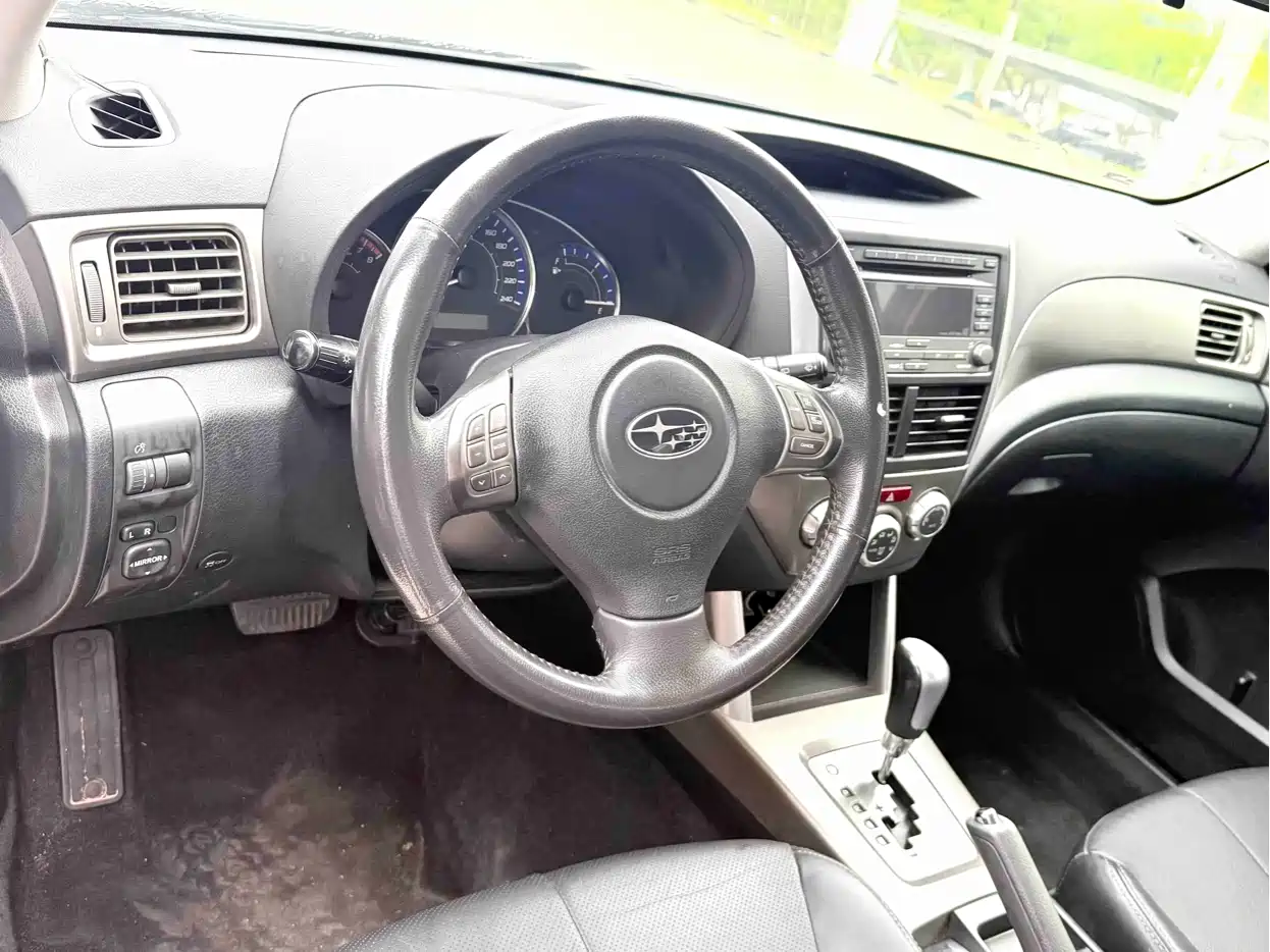Subaru Forester 2010 2.0XS Automatic Luxury Edition фото 10