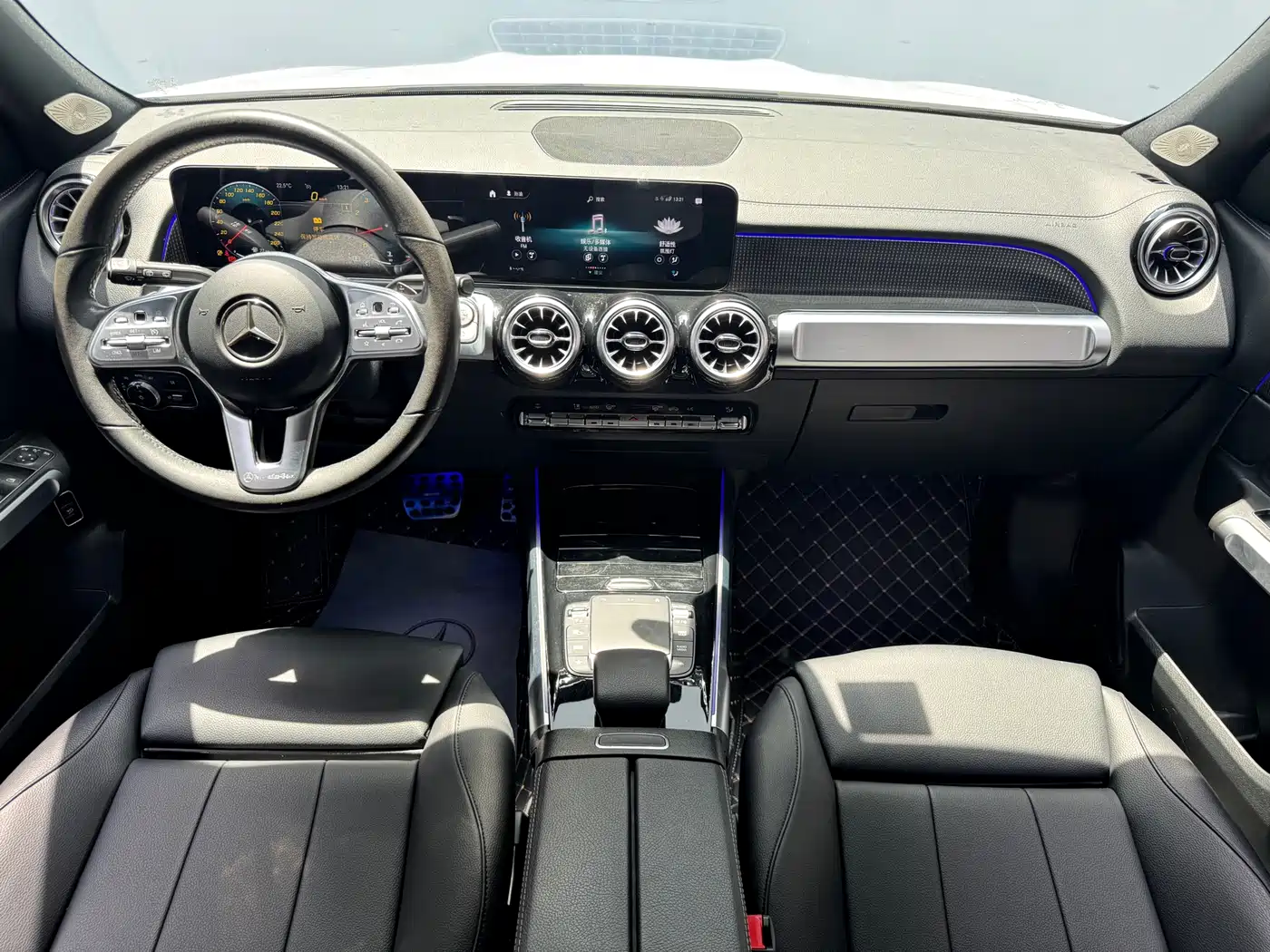 MERCEDES-BENZ GLB
