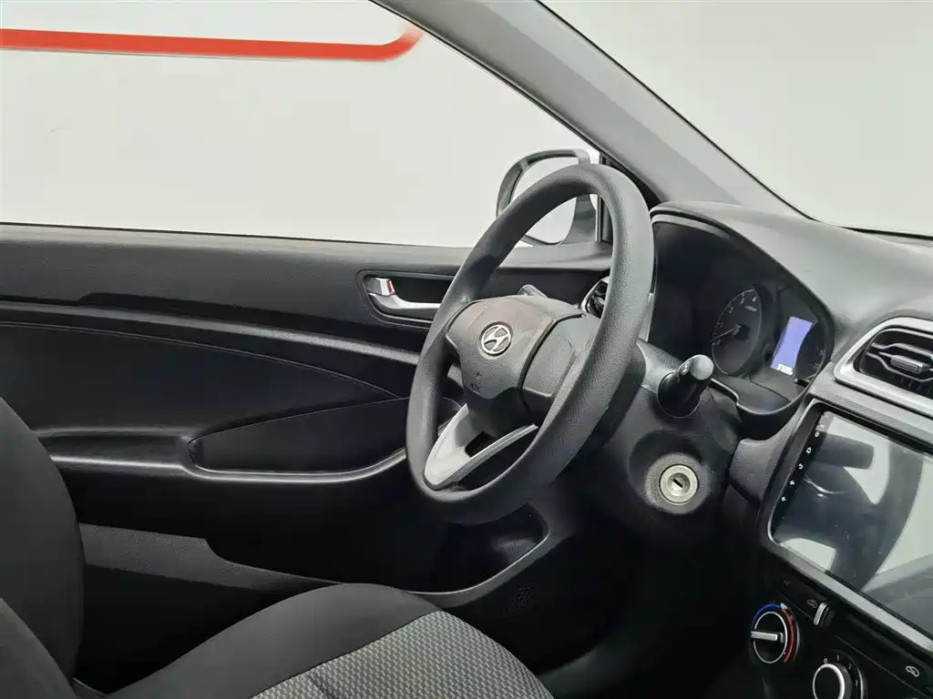 Hyundai Verna 2017 1.4L Manual Renewal Edition China VI фото 22
