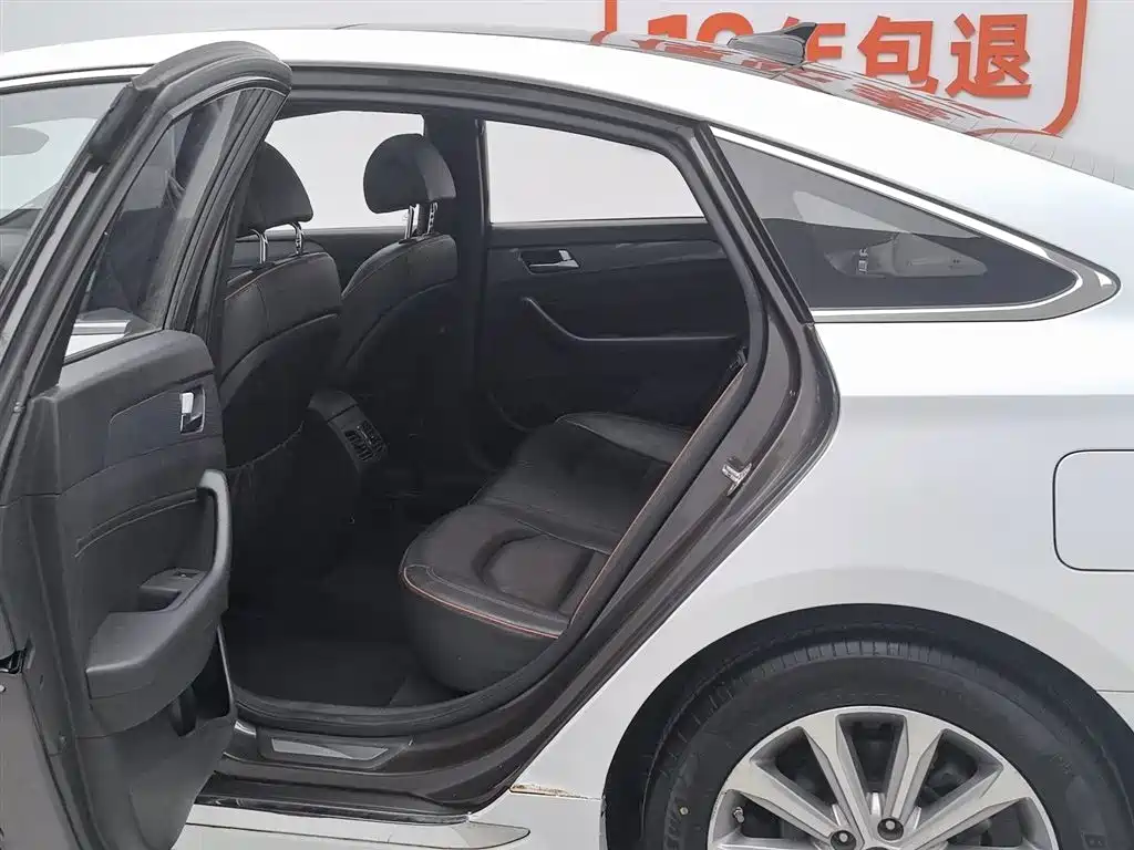Hyundai Sonata 2015 1.6T GLS Smart фото 15