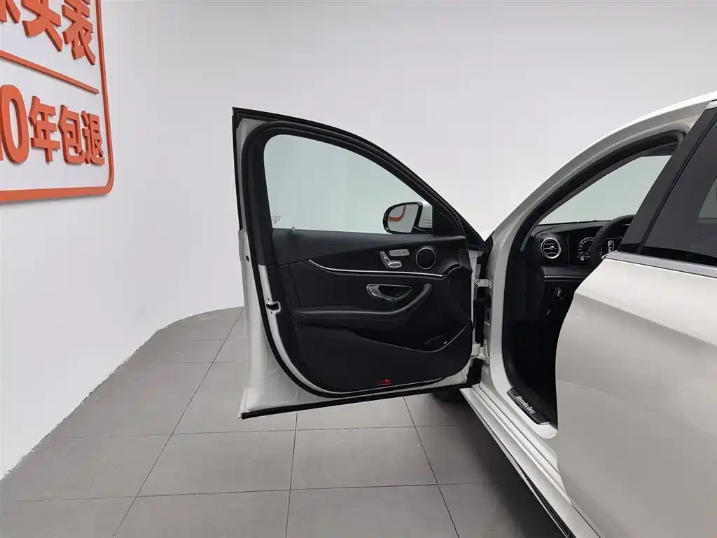 Mercedes-Benz E-Class 2016 E 200 L Sport Type фото 8