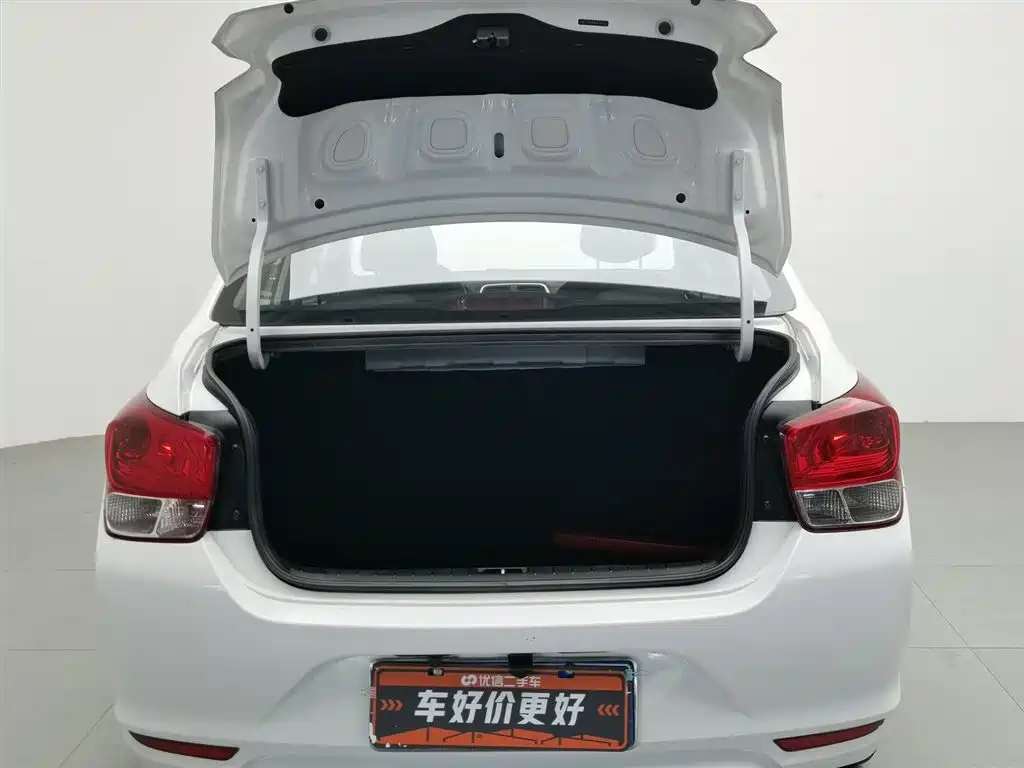 Hyundai Verna 2017 1.4L Manual Renewal Edition China VI фото 16