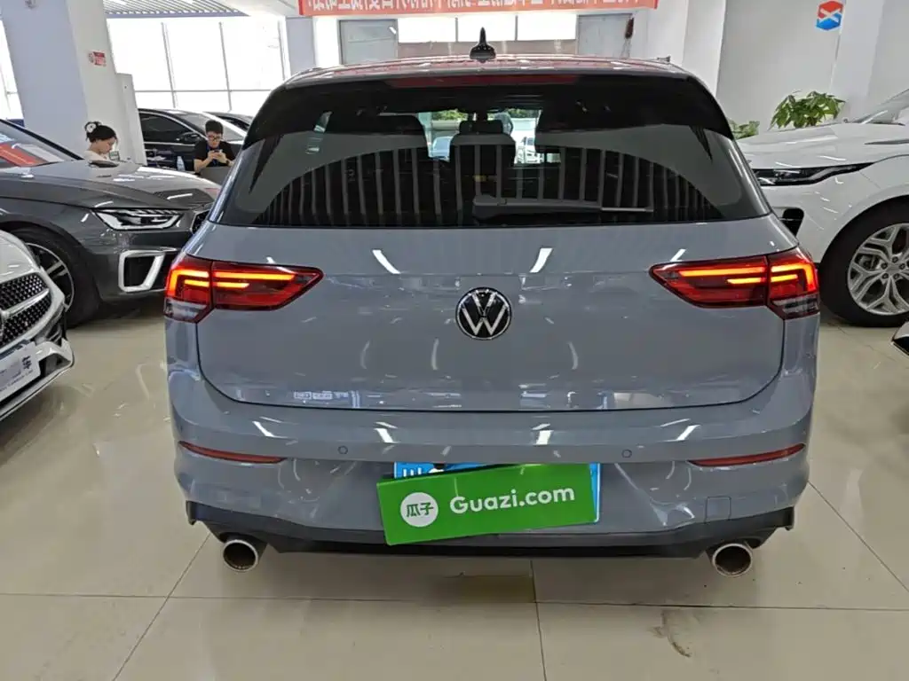 صورة 4 - Volkswagen Golf