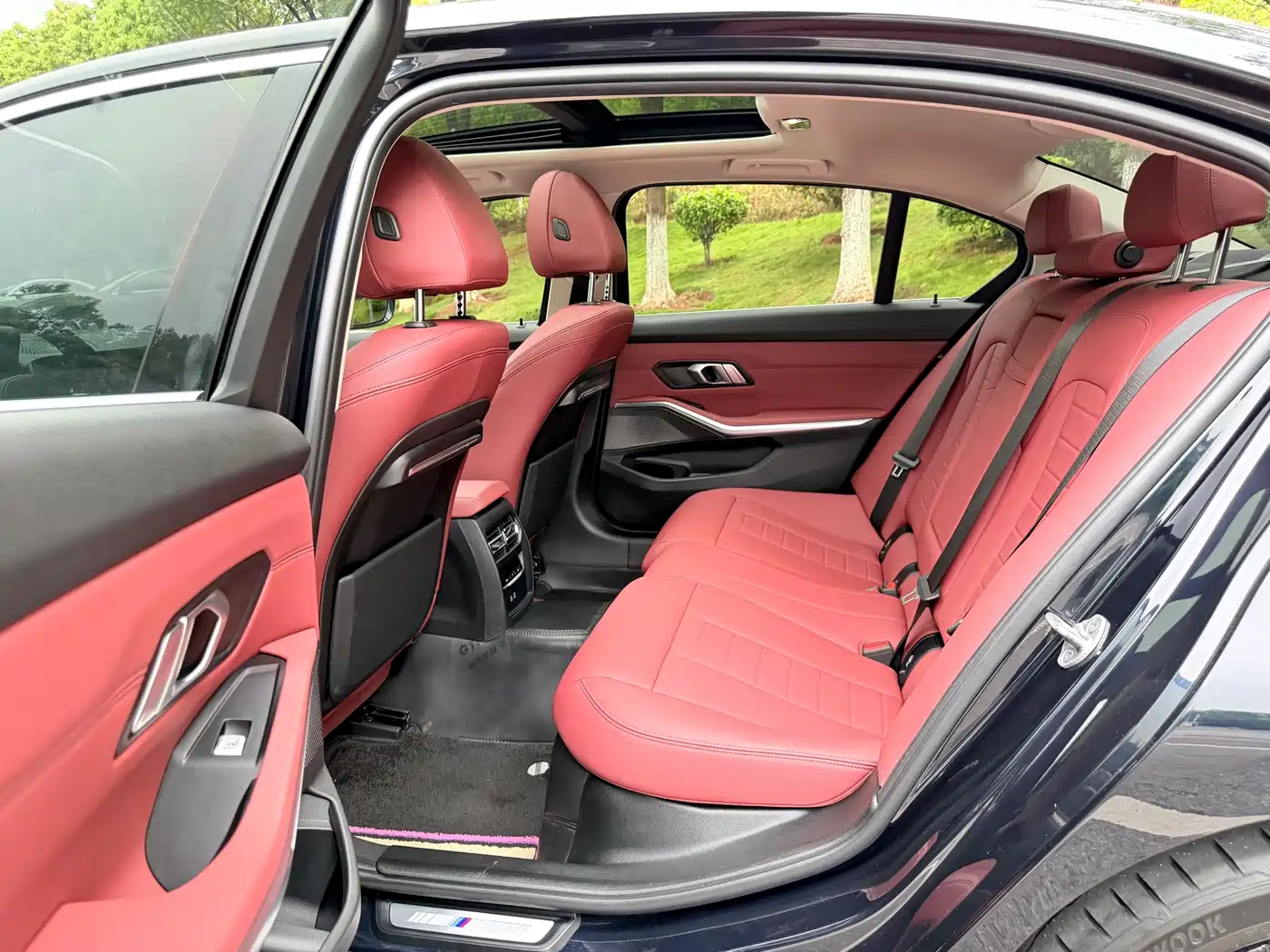 BMW 3 Series 2021 325Li M Sport Package фото 9