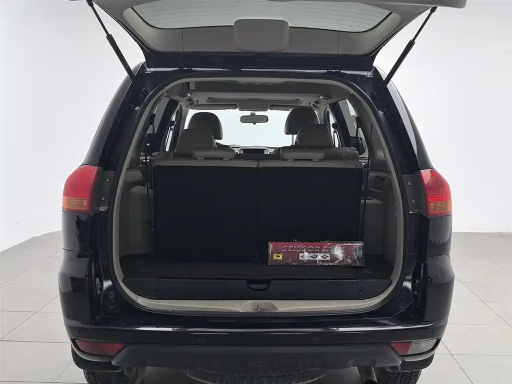 Mitsubishi Pajero Sport 2013 3.0L Automatic 2WD Luxury фото 16