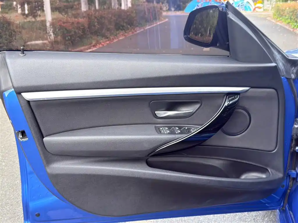 BMW 3 Series GT 2020 320i M Sport Package фото 14