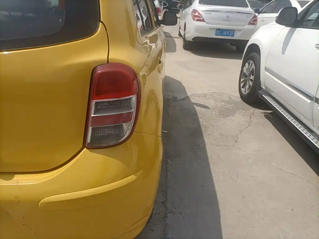 Nissan March 2015 2010 1.5L Automatic Easy Shine Edition