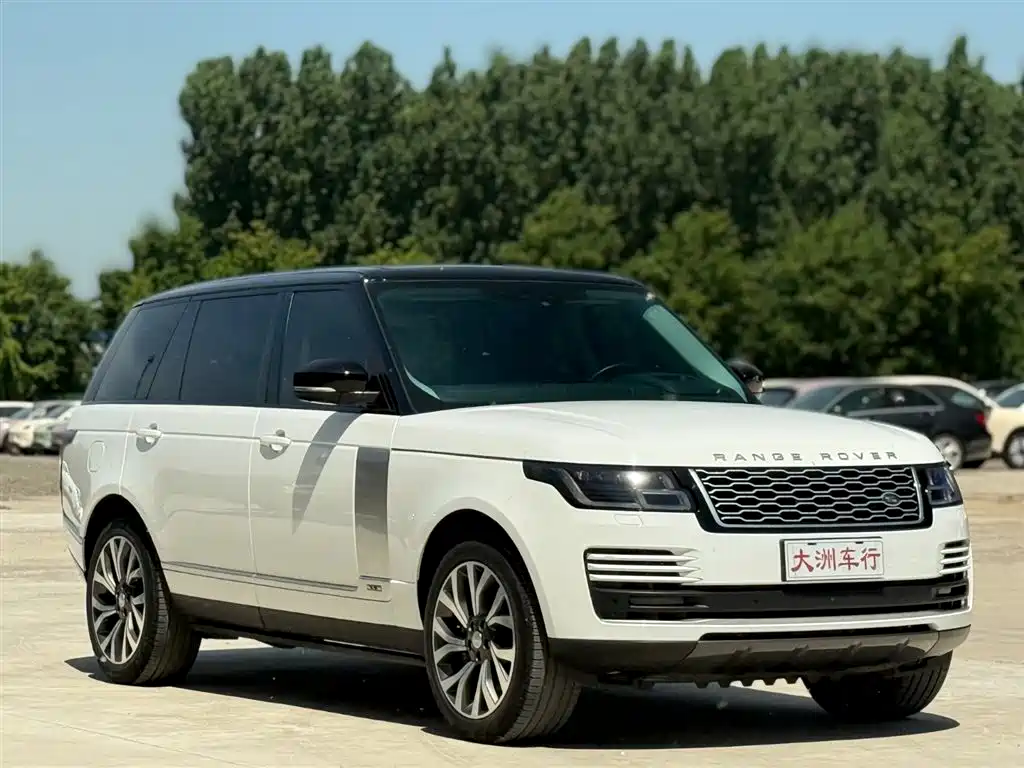 Land Rover Range Rover 2020 3.0 L6 Heritage Extended Edition фото 36