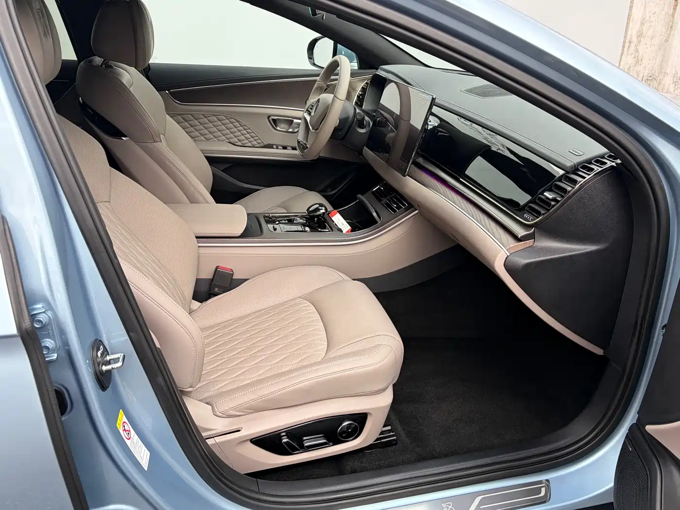 BYD Han 2024 Model DM-i Glory Edition 121KM Premium Type фото 16