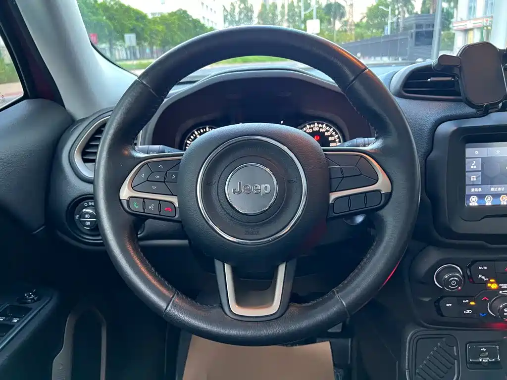 Jeep Renegade 2019 2018 Connected Large Screen Edition 180T Automatic High Energy