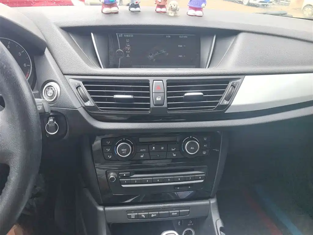 BMW X1 2014 sDrive18i Leading Edition фото 20