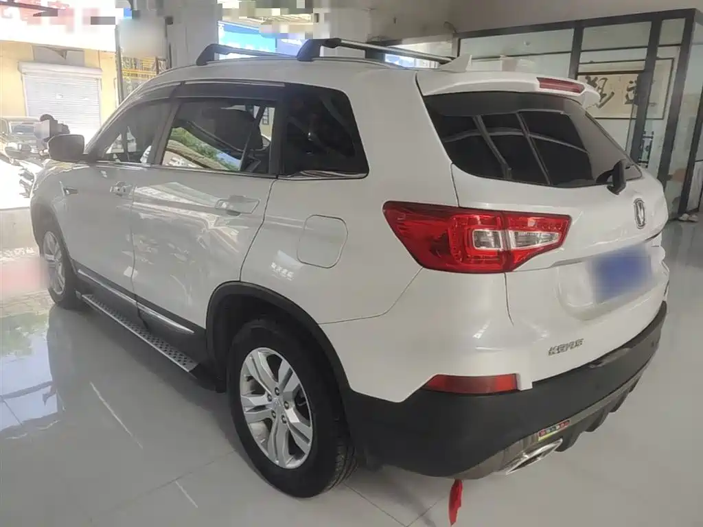 Фото 5 - Changan CS75