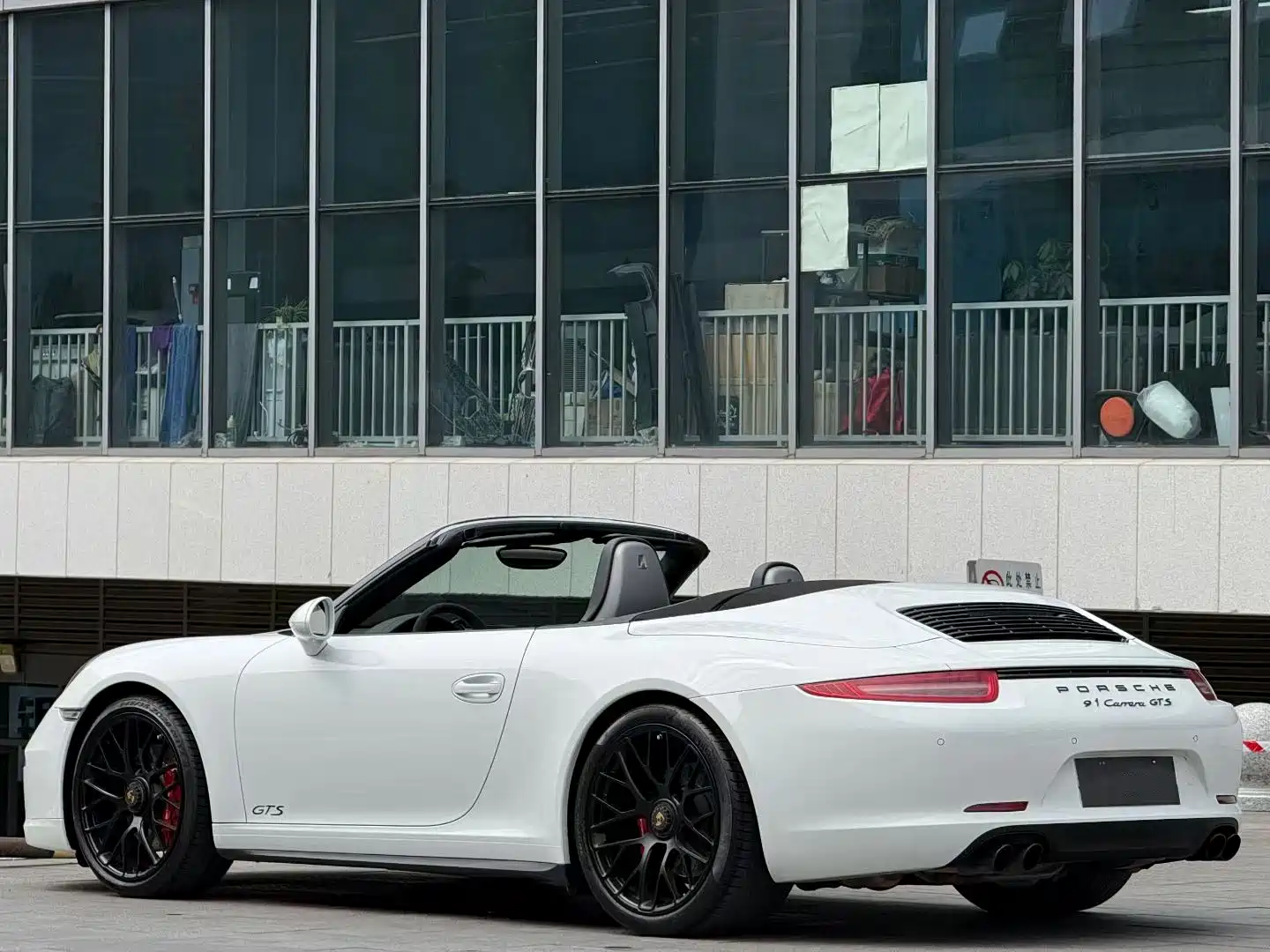 Photo 9 - Porsche 911