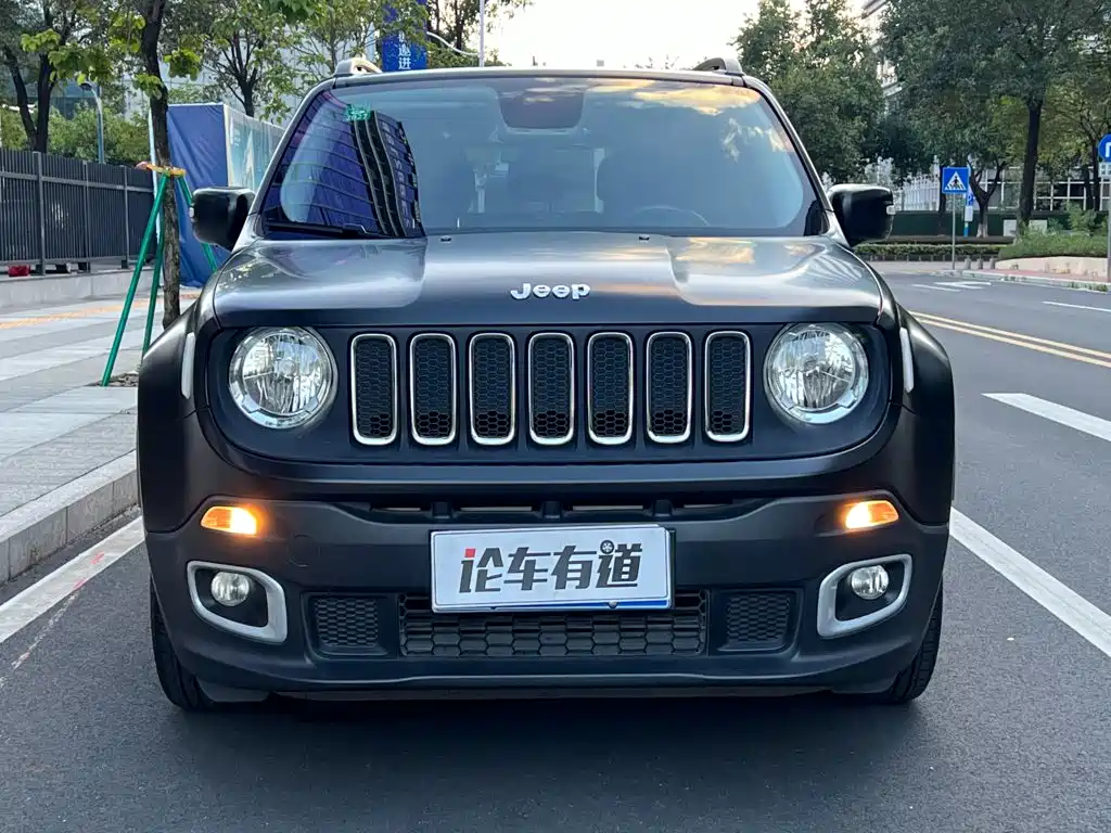 Jeep Renegade 2019 2018 Connected Large Screen Edition 180T Automatic High Energy