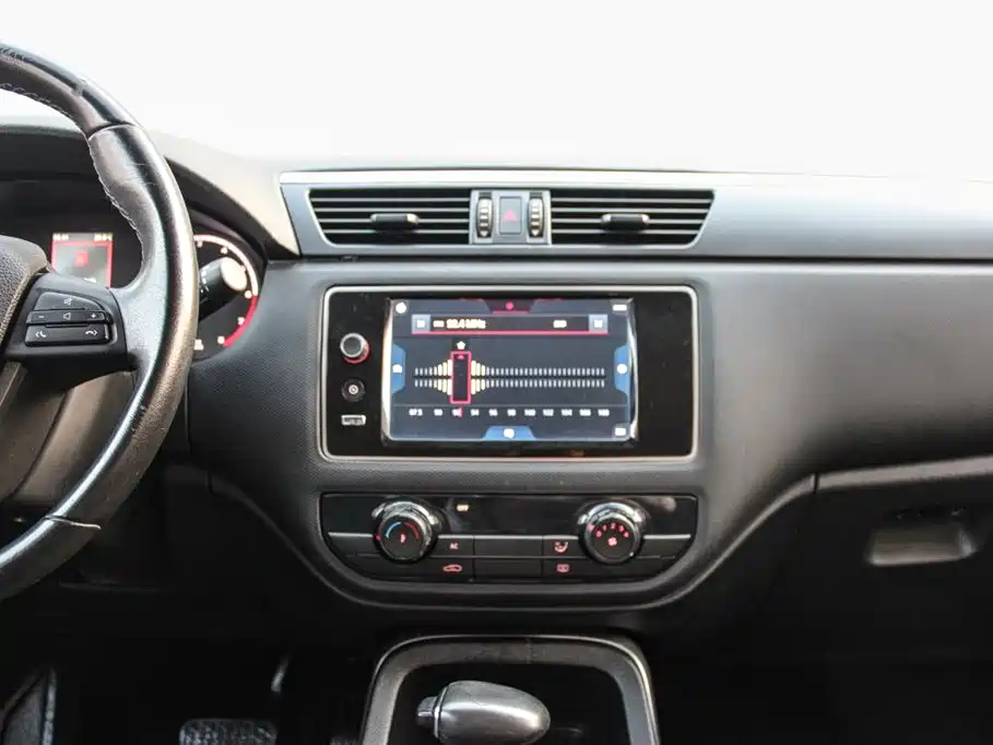 Qoros 5 2019 2018 Facelift 1.6T Automatic Leading
