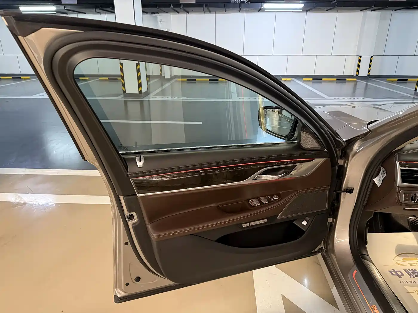 BMW 7 Series 2018 730Li Premium Type Excellence Package фото 4