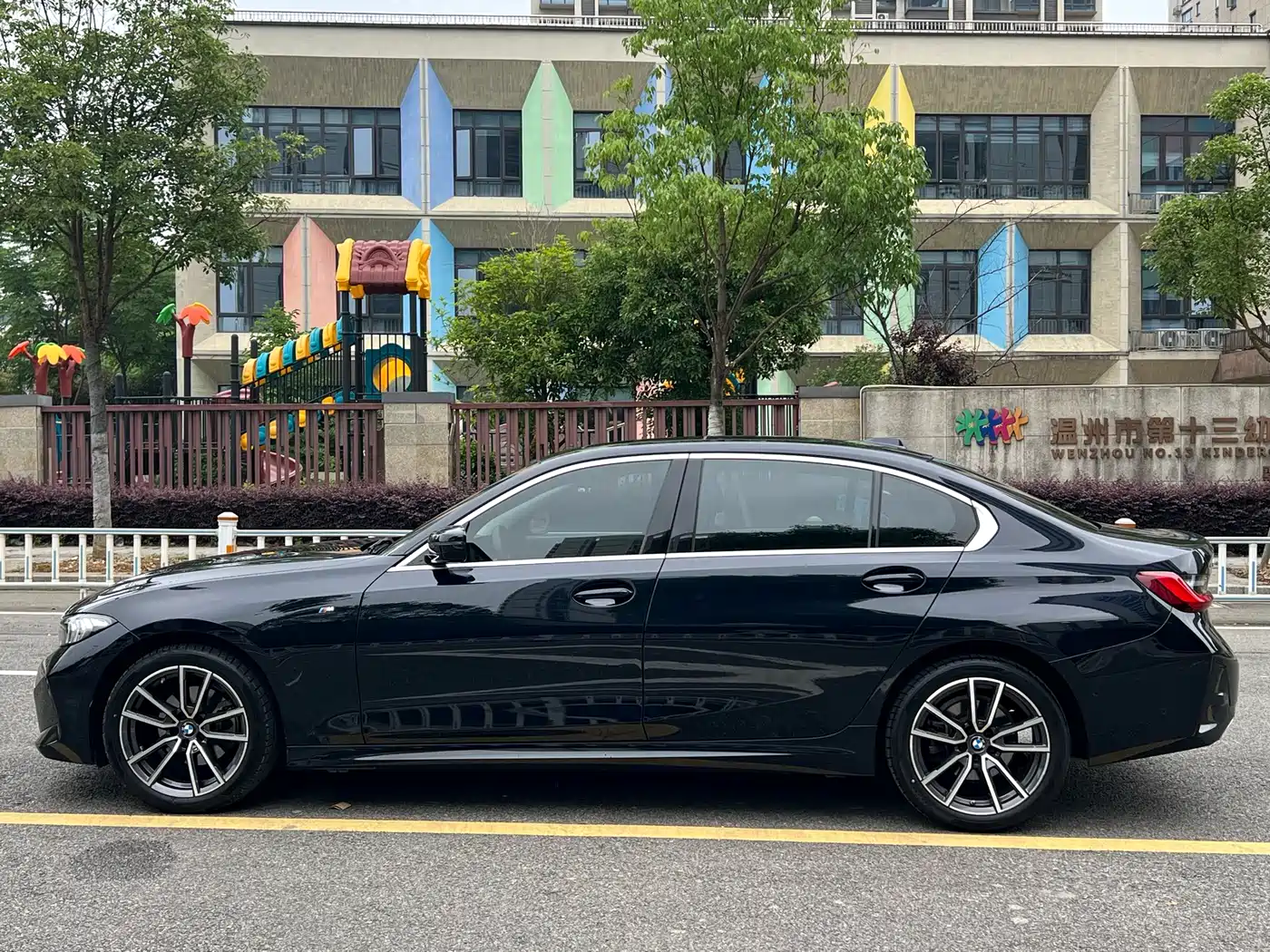 BMW 3 Series 2024 325Li M Sport Package фото 4