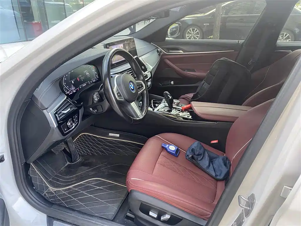 BMW 5 Series New Energy 2022 Facelift 535Le M Sport Package фото 4