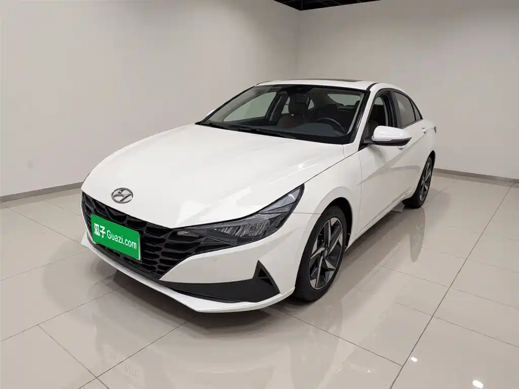 Hyundai Elantra 2021 1.5L CVT LUX Premium Edition