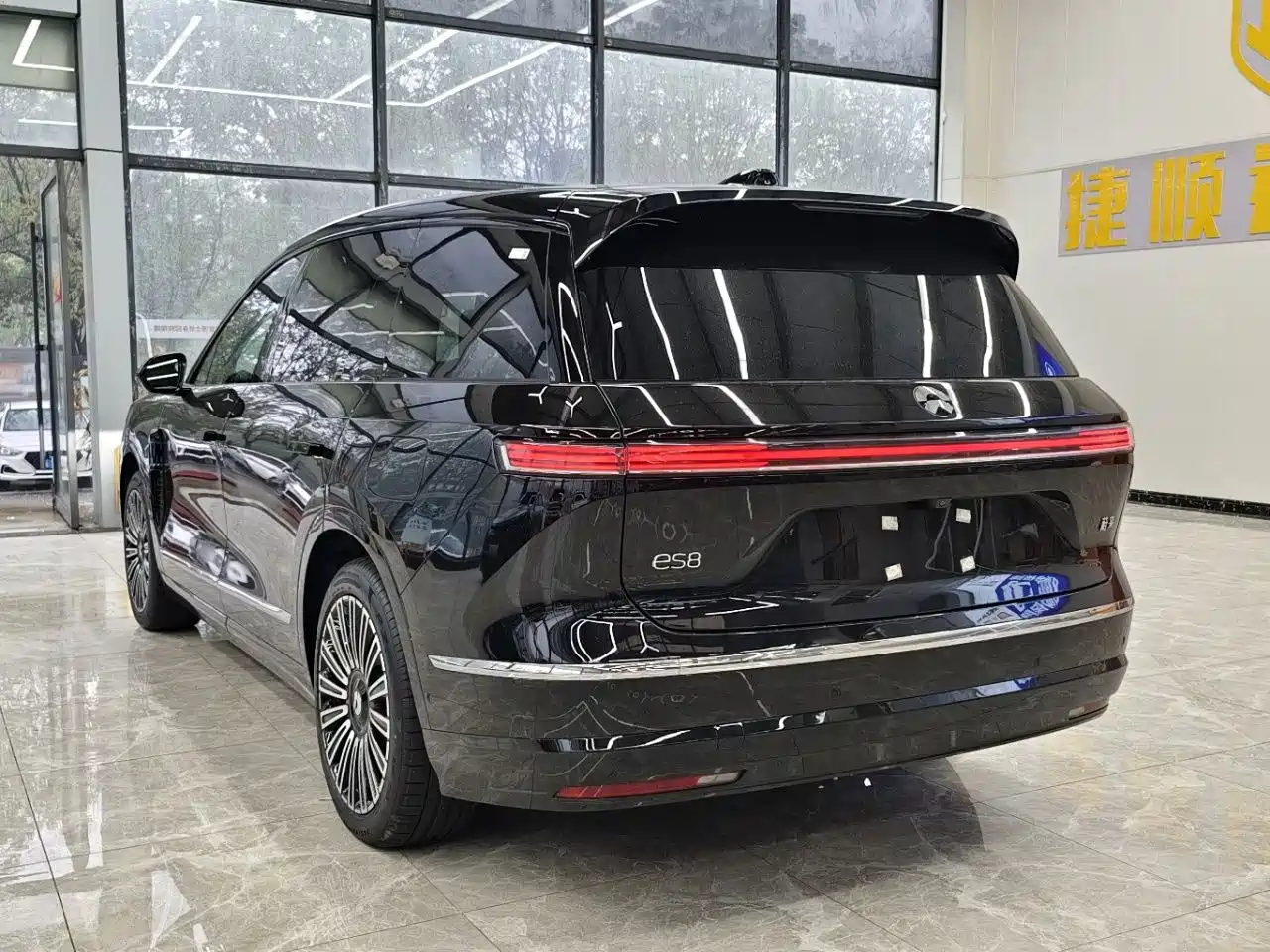 NIO ES8 2025 Base Model 7-Seater фото 22