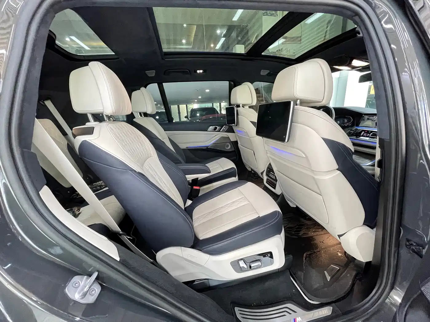 BMW X7 2021 xDrive40i Executive M Sport Package фото 13