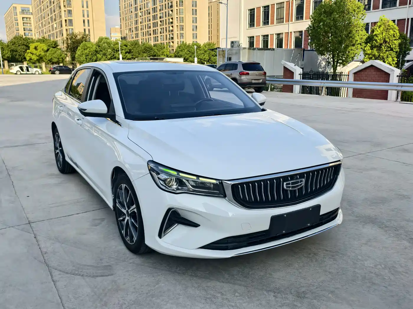 Фото 3 - Geely Emgrand