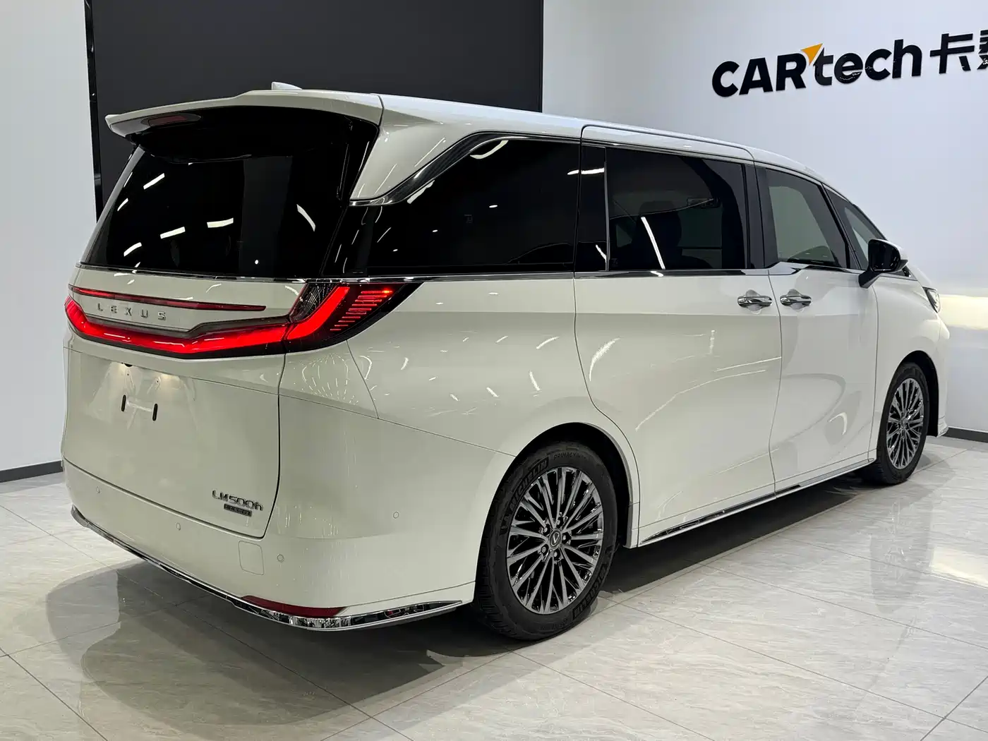 Lexus LM 2023 350h 7-Seater Elegance Edition фото 6